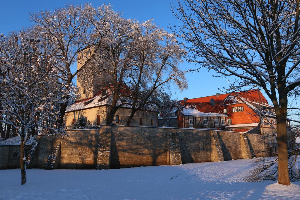 Burg Warberg Hotel Exterior photo